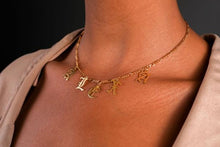 Load image into Gallery viewer, Old English Figaro Choker